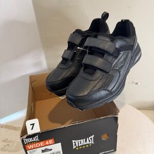 Everlast® Sport Men's Mobile Leather Extra Wide Sneaker - Black size 7 new